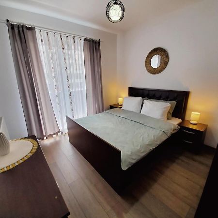 Apartament 35 Appartamento Şelimbăr Esterno foto