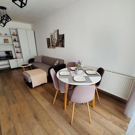 Apartament 35 Appartamento Şelimbăr Esterno foto